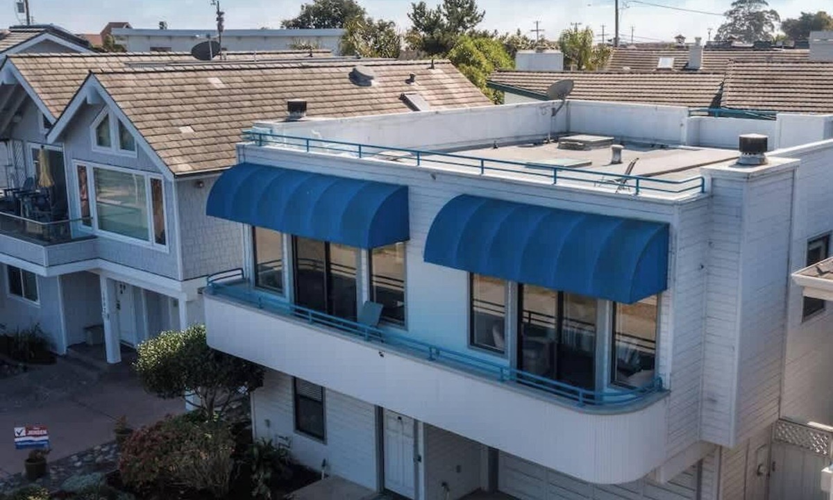 Capitola House | Village Overlook