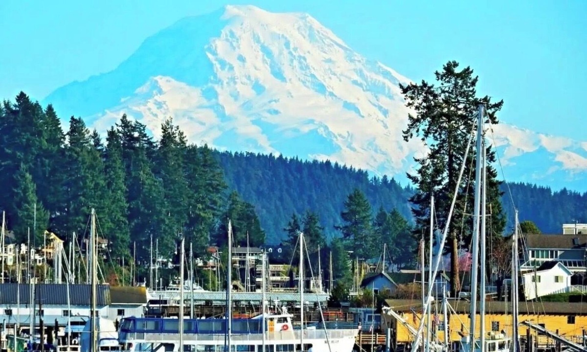 Gig Harbor House | Walkable Harbor Escape Modern 2 Bedroom Getaway