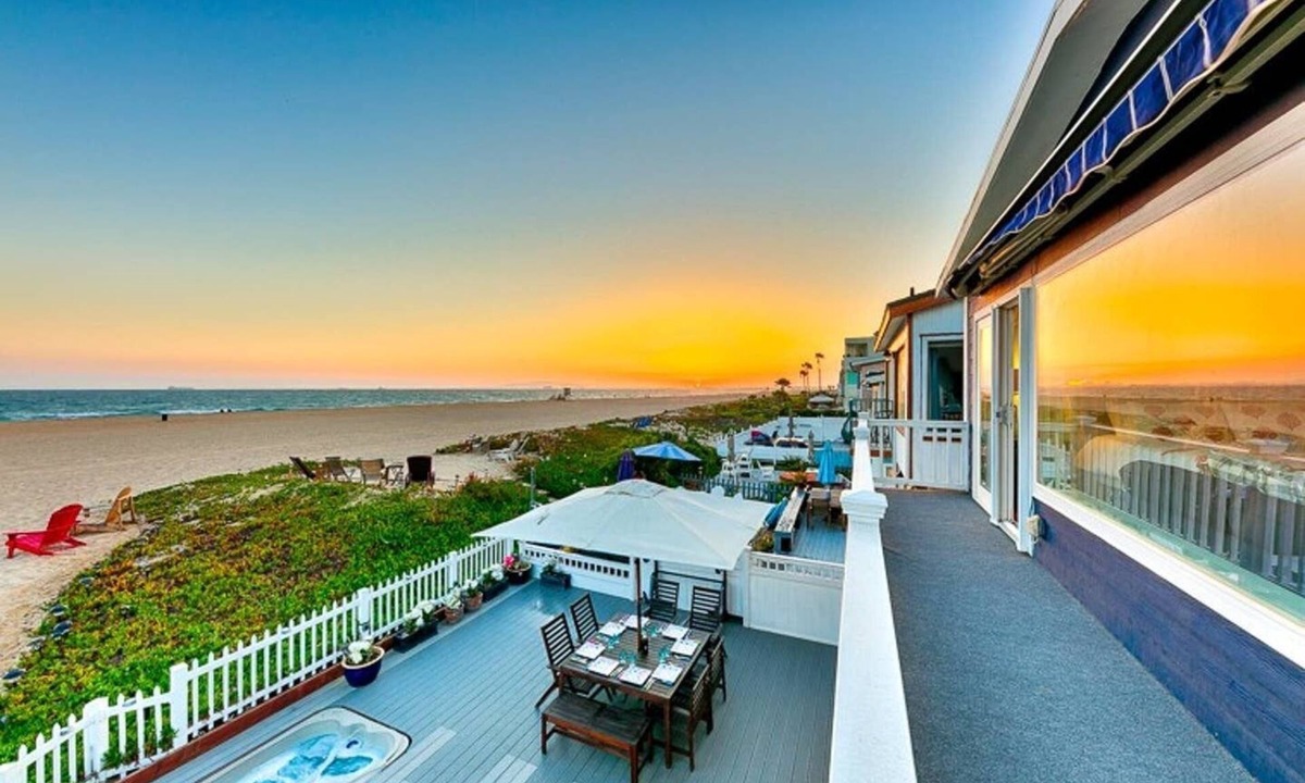 Sunset Beach House | Waterfront Beach Home w/Amazing Views, Jacuzzi + Deck