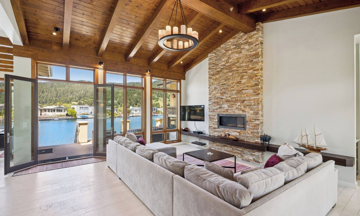 Stinson Beach House | Waterfront Oasis in Seadrift w/Hot Tub