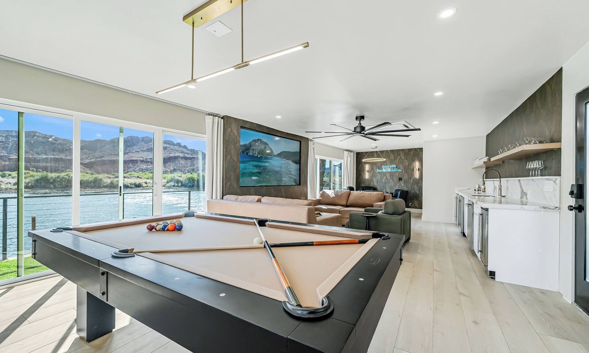 Parker Strip House | Waterfront Private Dock, Boat Ramp & River VIEWS!