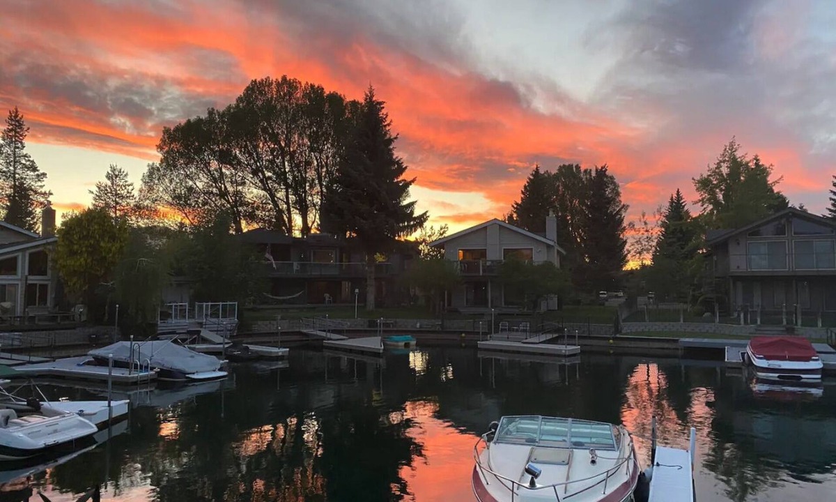 Tahoe Keys House | Waterfront South Lake Tahoe Home with Private Dock Hr013393
