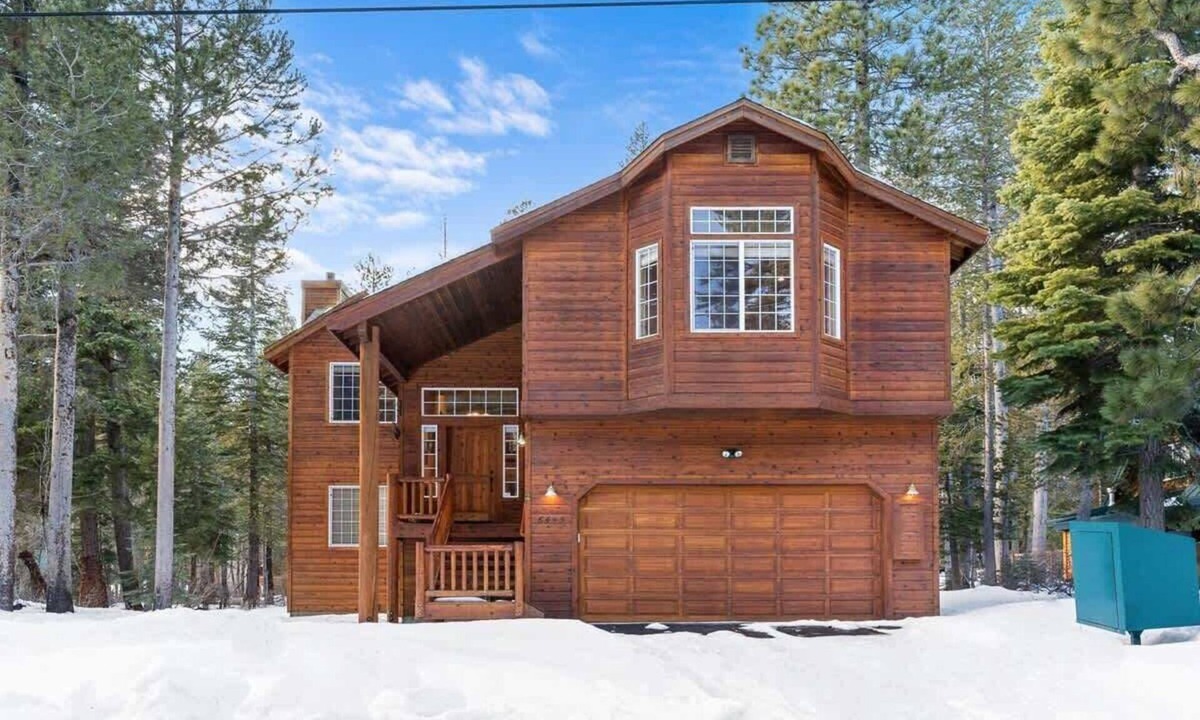 McKinney Estates Cabin | West Shore's Secret - Newer Build - Spacious Family Home