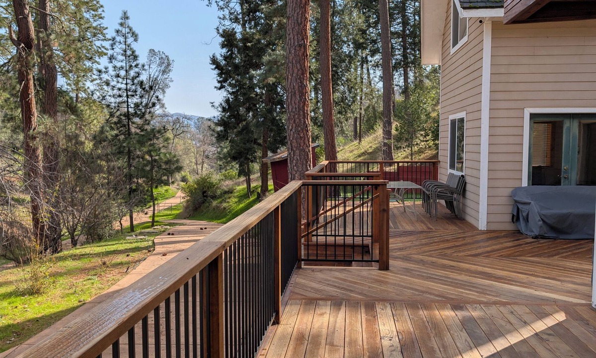 Midpines House | Whispering Pines! 25 miles to Yosemite + 9 miles to Mariposa!