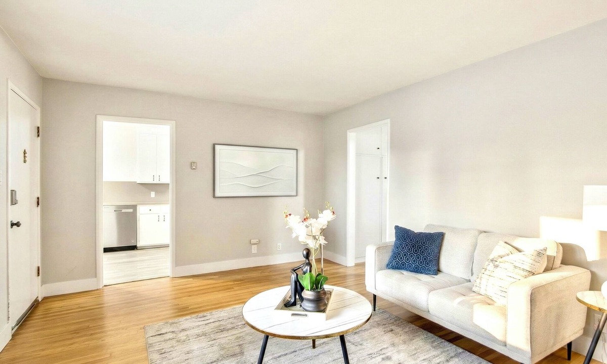 Willow Glen House | Willow Glen! WFH Monitors + WiFi! 5Min to Caltrain, Downtown San Jose & Airport!