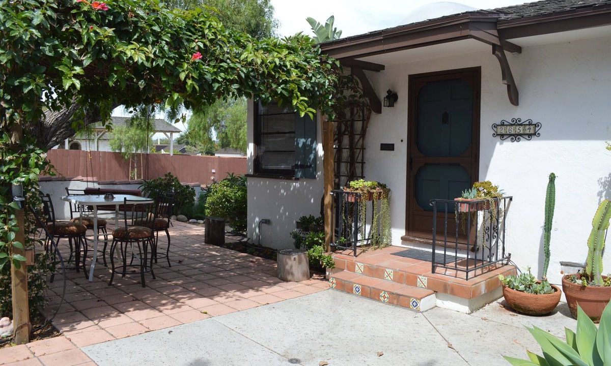 Old Town House | WOW! JUST A FEW MINUTES TO Walk to restaurants, parks, trails &Train Station!