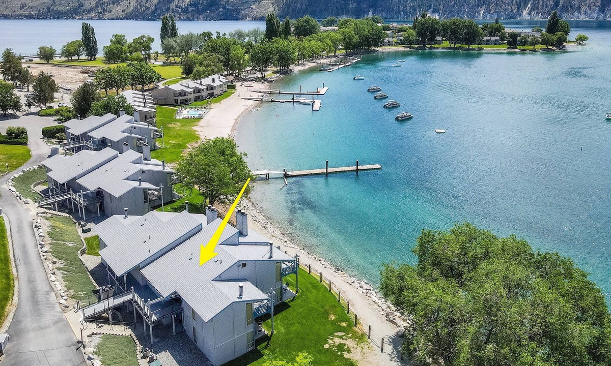Wapato Point Condo | Yacinde D8 Two Level Waterfront Townhome with Patio and Balcony