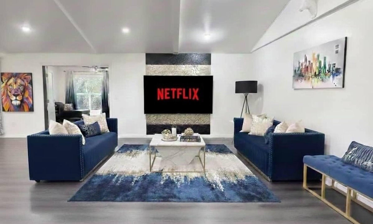 Oakhurst Villa | Yosemite Villa Sleeps 20 + Hot Tub + Game Room + Fire Pit