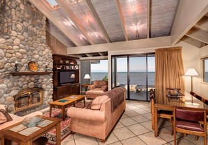 Aston Lakeland Village Beach & Mountain Resort