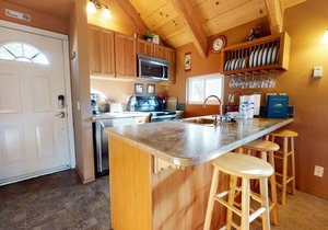 Homey Studio Loft near The Village! Private Washer/Dryer. Hot Tub On-site