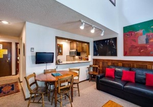 Townhouse Condo with Great Resort Amenities.
