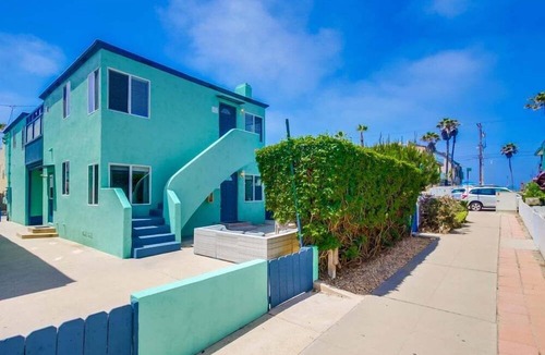 Central Mission Beach Condo | 1 Bedroom Condo, Private Patio with Bbq Grill Steps from Bay