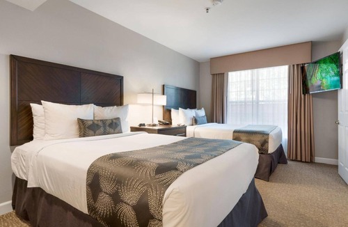 Brea Hotel | 1-Bedroom Suite w/Full Kitchen & Outdoor Pool: 2.7 mi to Craig Regional Park
