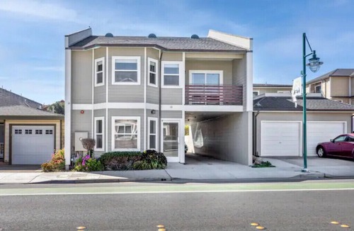 Sharp Park House | 1 block from beach, hot tub, 3bd/3ba near SF and SFO airport