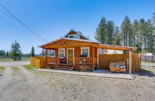 Chester House | < 1 Mi to Lake Almanor: Home w/Furnished Decks!