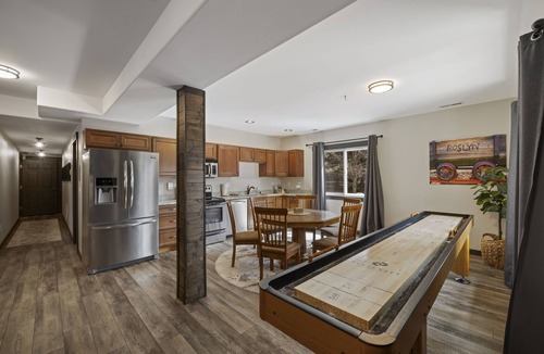 Ronald House | 1 PM Check In/Out+Summer Pool Access-6BD/6BA Compound/Spa