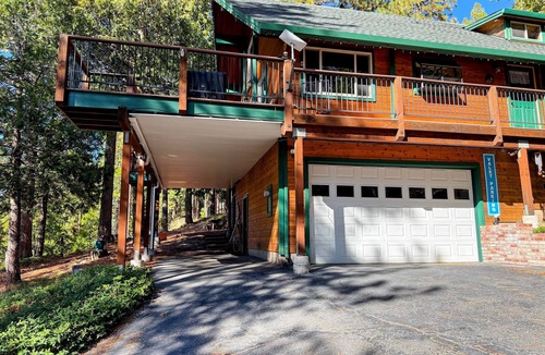 Cold Springs Cabin | 10-Guest Cabin Near Pinecrest Lake & Ski Resort