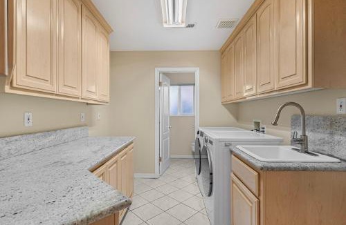 Cupertino Villa | 10481 Quiet Cozy 3B 3BA in a Prime Location in Cupertino