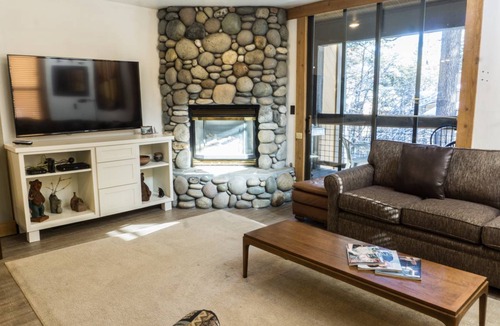 Truckee Condo | 114 m² Condo ∙ 4 bedrooms ∙ 7 guests