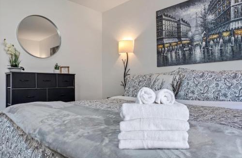 Vallejo Villa | 120 Luxury Pool and Hot Tub Retreat Game Room Near Napa