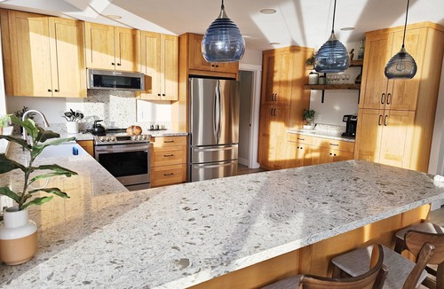 Agate House | 180' private beach and spacious entertainment oasis on Hammersley Inlet for 8!