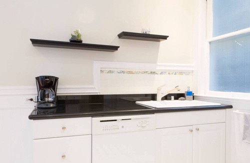 Duboce Triangle Apartment | 1BR/1BA hidden gem walkable to MUNI - 15 min DT SF
