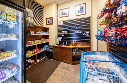 South Lake Tahoe Villa | 1BR Villa Steps to Heavenly Gondola - Timber Lodge Lake Tahoe