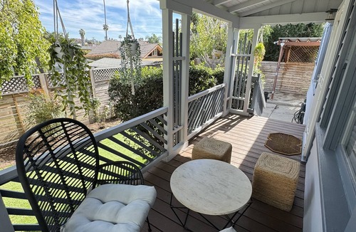 University Heights House | 2 bdrm house, midcentury vibe, PINK kitchen! 7 mins zoo/Balboa. Walk to rstrnts.