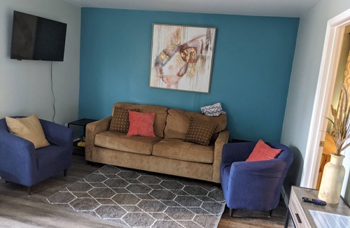 Columbia House | 2 bedroom aptmnt near Bethel/I5