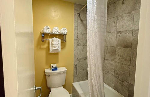 Downtown Monterey Cabin | 2 Bedroom PET-FRIENDLY Family Suite at Ocean-Side Property!