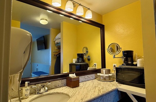 Downtown Monterey Cabin | 2 Bedroom PET-FRIENDLY Family Suite at Ocean-Side Property!