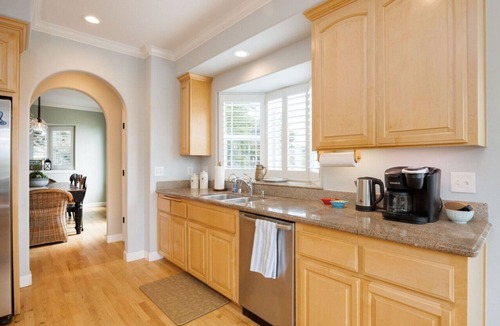 El Granada House | 2 Blocks to ocean, steps to beach, ocean view, coastal trail, BBQ