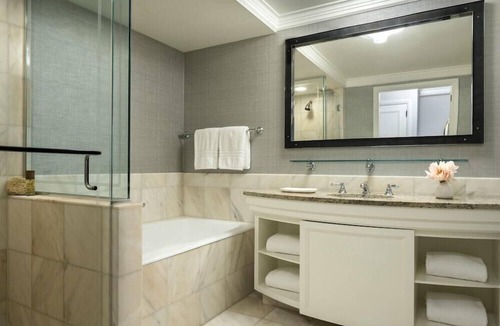 Union Square Hotel | 2 Connecting Suites at a 5⭐️ Hotel