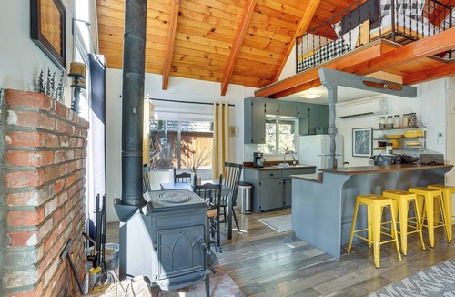 Trinity Center Cabin | 2 Mi to Trinity Lake: Forest-View Gem w/Hot Tub!