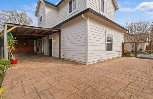 Santa Rosa House | 2 Primary Suites with Comfy Garage Flex Space