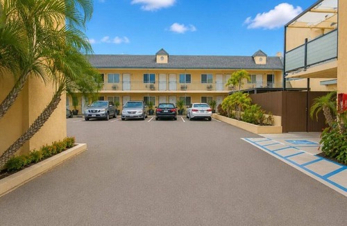 Oxnard Apartment | 2 Queen Beds|Non-Smoking
