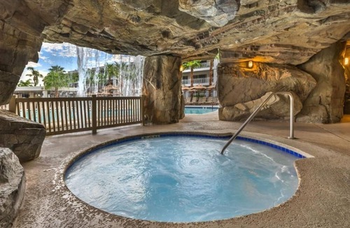 Canyon Corridor Hotel | 2 Rooms Retreat with Balcony & Scenic Views for Leisure and Comfort