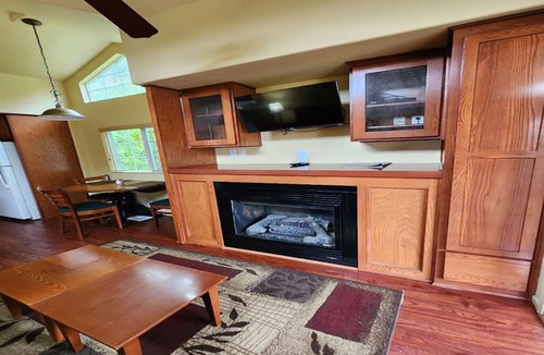 Point Arena Villa | 2 Roomy Accommodations Just Minutes From Beautiful Nearby Attractions