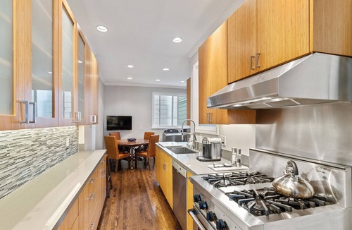 Russian Hill Apartment | 2026 New Listing! Gorgeous Russian Hill 2BR Flat with Bay Views.