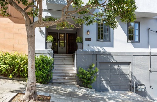 Russian Hill Apartment | 2026 New Listing! Gorgeous Russian Hill 2BR Flat with Bay Views.