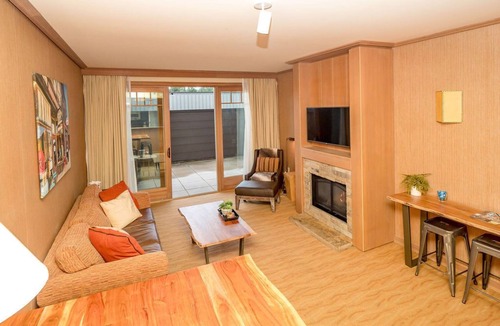 Cle Elum Condo | 2066 🏔🏌🏻Unique ONE Bedroom condo with full kitchen & private patio!
