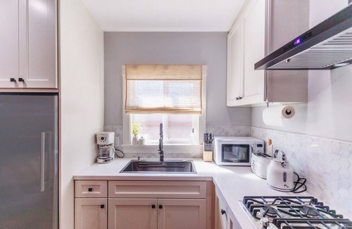 North and East House | 2BR Cozy Home Serene Garden Retreat Near UC Berkeley San Francisco