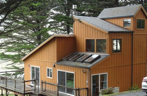 Occidental House | 2BR Estuary Views | Spa | Easy Ocean/River Access