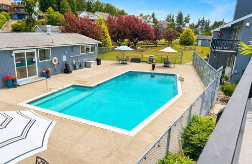 Birch Bay Condo | 2BR + Loft Summer Escape Special w Pool and Hot Tub - 207