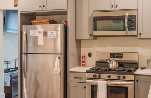 West Queen Anne House | 2BR Seattle Home Near Downtown, Ballard & Queen Anne