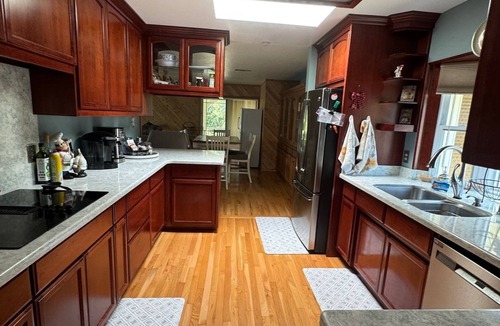 Shasta Lake House | 3-bedroom 3 full baths pool house 4 miles to the lake boat launch and dam