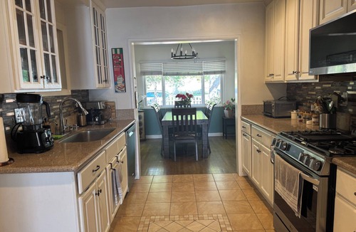 Magnolia Park House | 3-bedroom Burbank Pool home close to studios and a Park across the street!