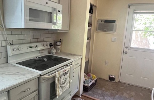 Buena House | 3-bedroom pet-friendly house in the wine country of Yakima