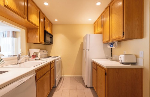 San Diego Country Estates Hotel | 3 Units | 2BR with Full Kitchen | Free Parking | Outdoor Pool