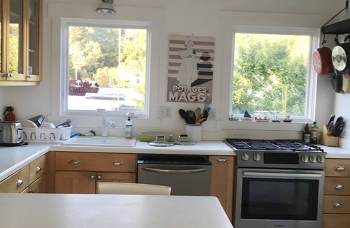 Stinson Beach House | 30 Steps to beach; ocean views & sounds; fiber internet & work desks; beach toys